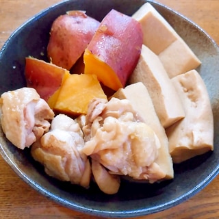 薩摩芋と高野豆腐と鶏肉の煮物